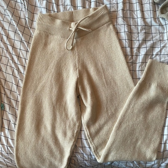 h&m cream-coloured knit sweatpants - Picture 1 of 5